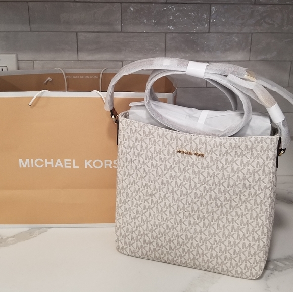 Michael Kors Vanilla Jet Set Large Messenger/Crossbody  bag - Picture 3 of 10